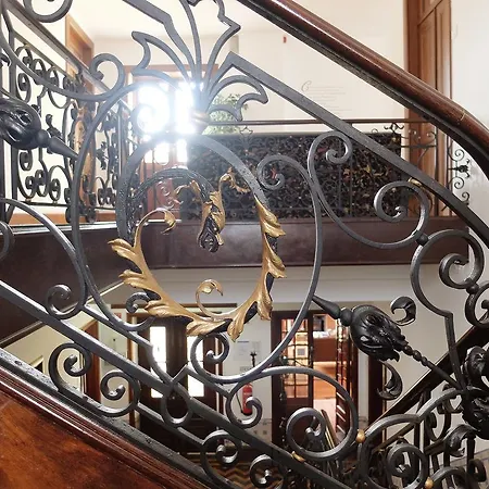 Guest house Oc Salon Charm & Suites *